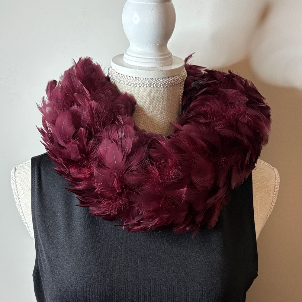 Vintage Elegant Burgundy Feathered Necklace or hat wrap - Picture 1 of 8